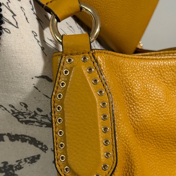 Michael Kors Leather purse and wallet.  Gold  color with Gold grommet - Picture 5 of 7